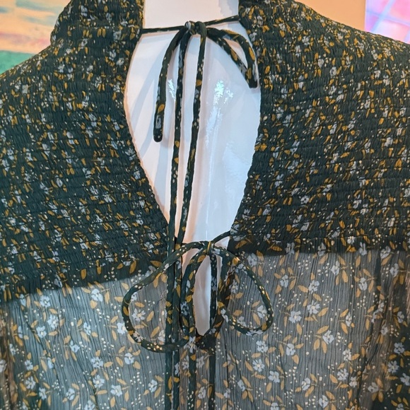 Free People Roma Forrest Green Floral Smocked Mock Nwck Tie Back Blouse Size M - Picture 10 of 13